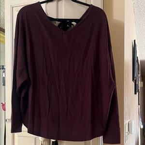 🎀Maurices Women's V-Neck Sweater in Burgundy🆕